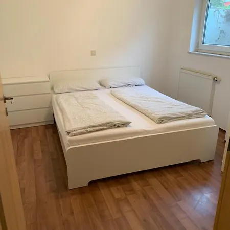 Apartment דירה *